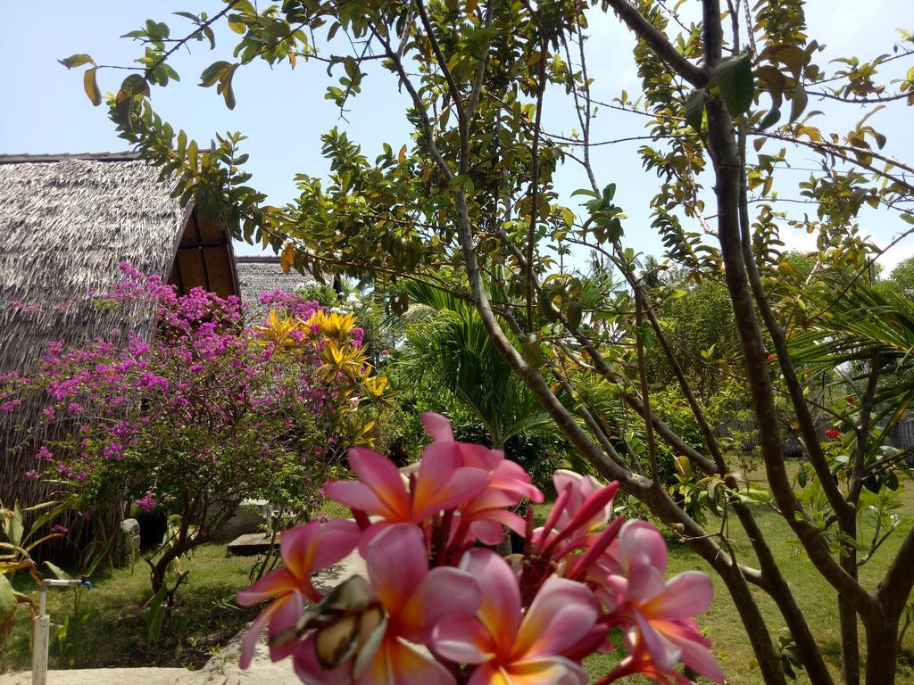Hotel Rose Bungalow Pemenang Exterior foto